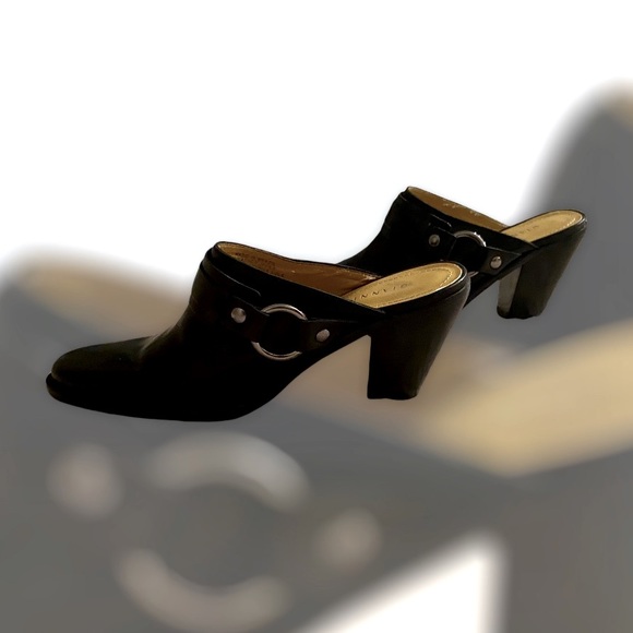 Gianni Bini Black Leather Slip-on Heels - GUC! - Picture 6 of 16